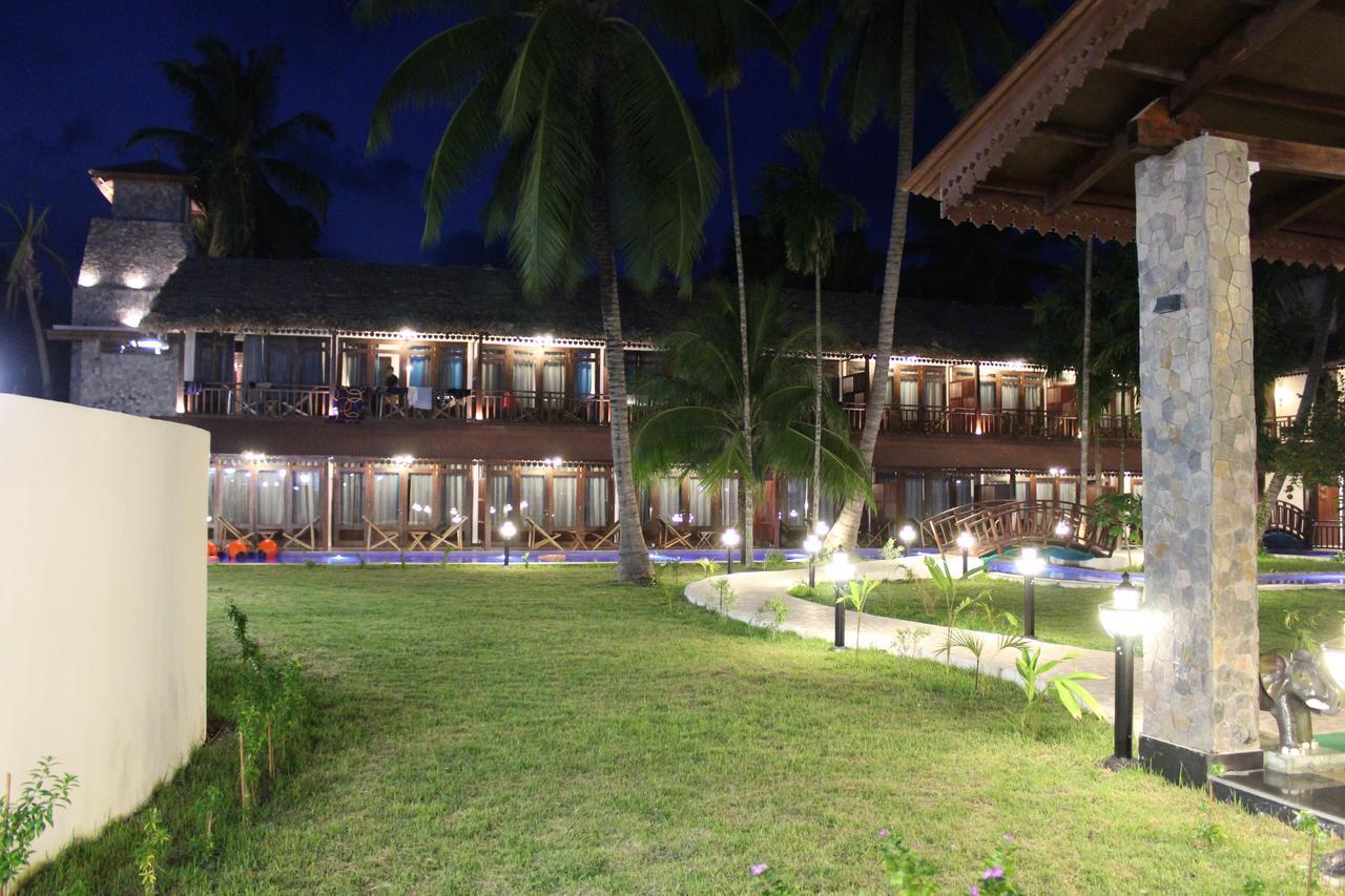 Symphony Summer Sands Beach Resort And Spa Ram Nagar Exterior foto